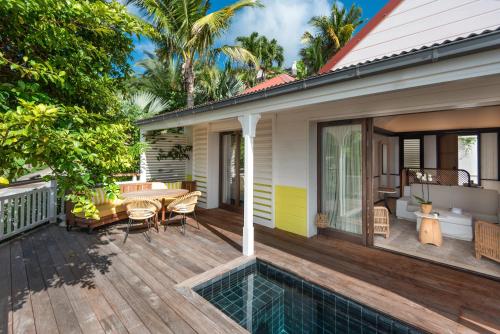 Two-bedroom Prestige Suite Pool and Sea view
