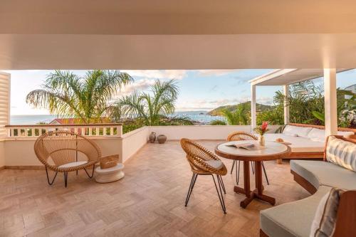 Deluxe Room with Terrace and Sea View