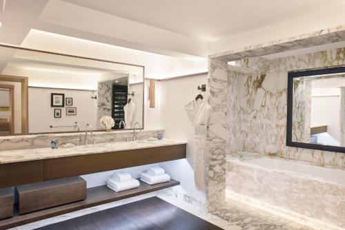 Deluxe Suite (in Villa Diane)