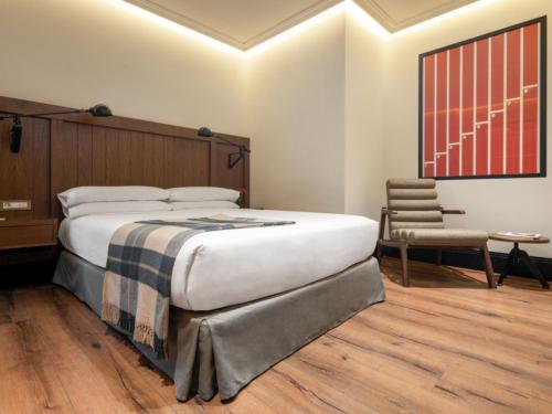 Small Double or Twin Room