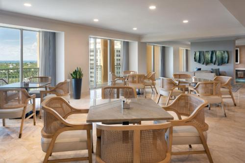 Oceanfront Room with Two Queen Beds - Club Lounge Access