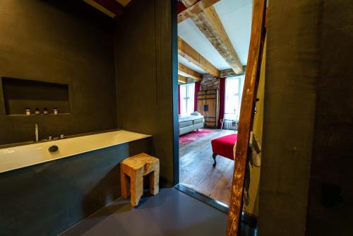 Deluxe King Studio