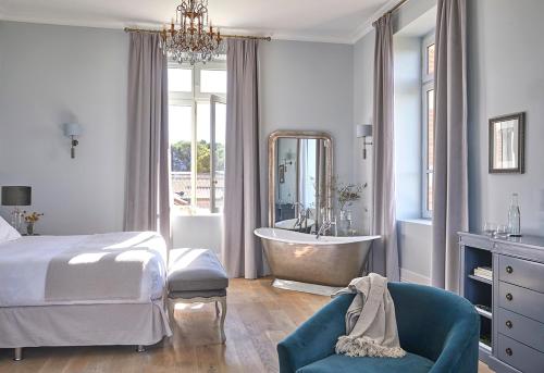 Deluxe King Suite
