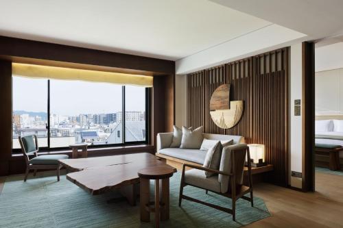 Executive Suite with Two Double Beds and City View