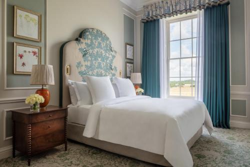 Ellis St John Suite