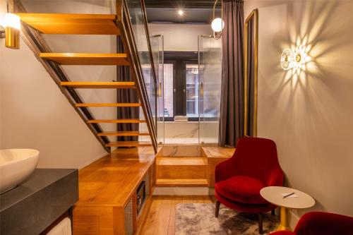 Duplex Collection Room