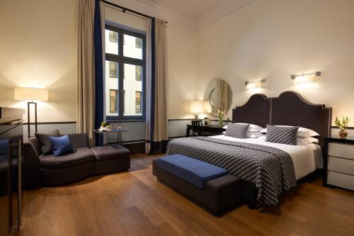 Deluxe Courtyard View Room