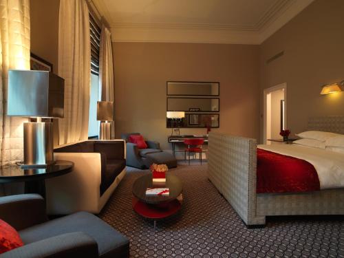 Junior Suite, Courtyard View