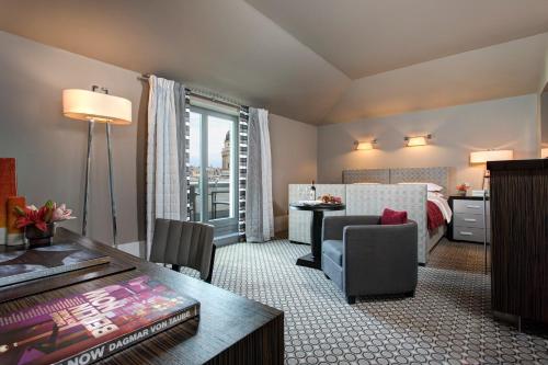 Deluxe Balcony Room