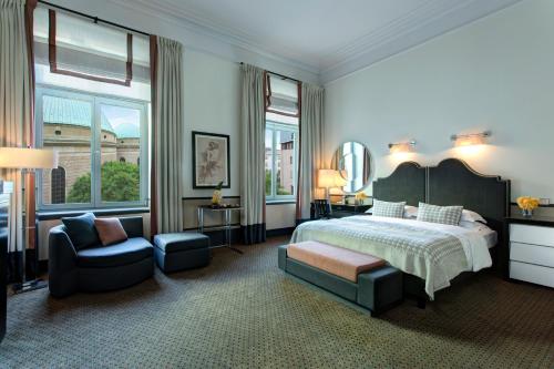 Deluxe Double or Twin Room with City View