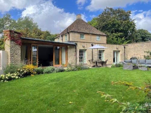 Three-Bedroom Grand Cottage