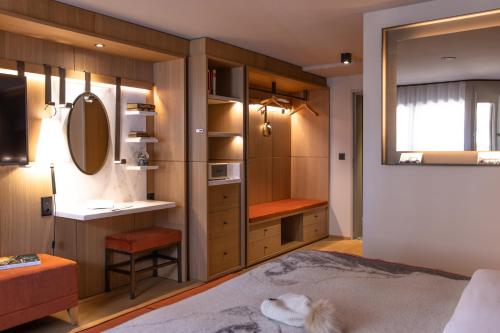 Double Room with Partial Matterhorn View