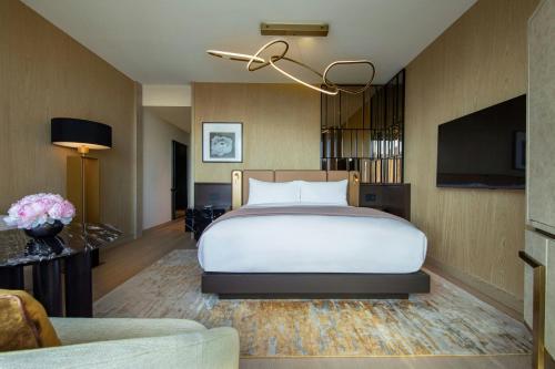 Superior King Room - Hearing Accessible/Low Floor