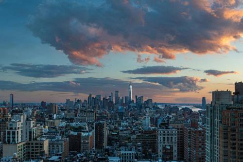 Skyline Double Room with Two Double Beds - Hearing Accessible/High Floor
