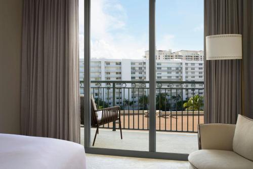 King Room with Balcony, Resort View and Adapted Tub - Mobility Accessible