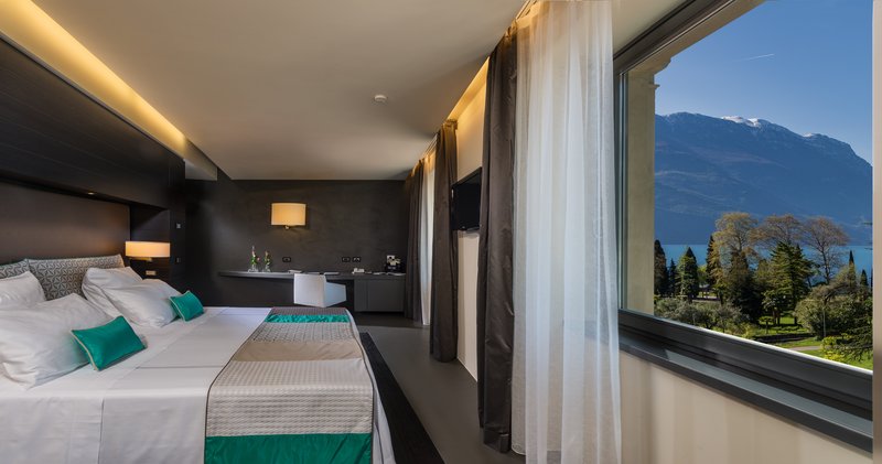 Deluxe Studio Lake View