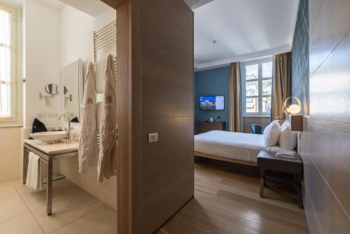 Double or Twin Room with Side Sea View