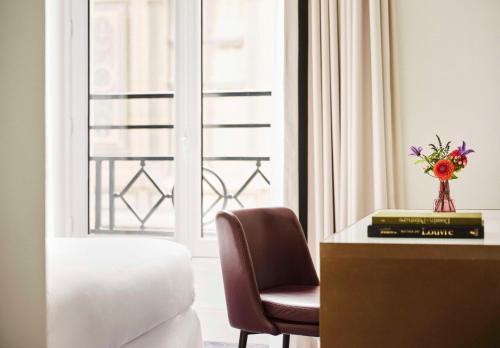 Queen Room with View