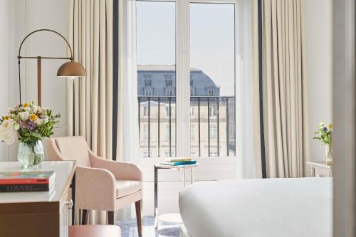 Deluxe King Room with View