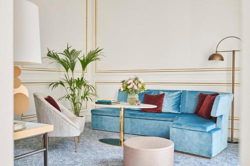 Louvre Suite 