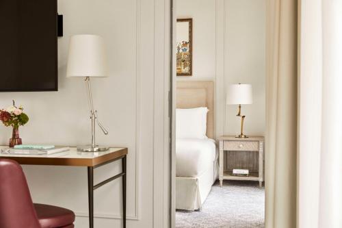 Corner Family room