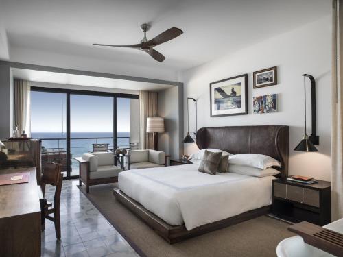 Deluxe King Room with Ocean View