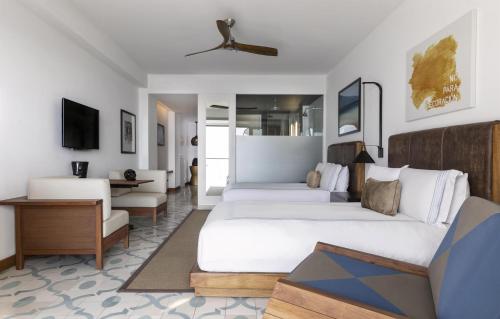 Queen Room with Two Queen Beds, Ocean View and Accessible Shower - Disability Access