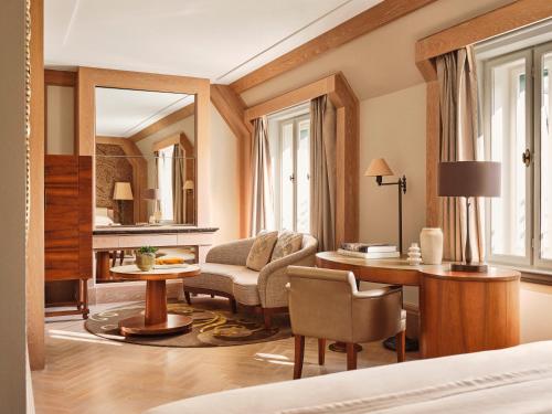 Deluxe King Room with View