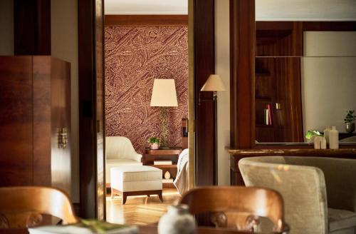 Ambassador Suite