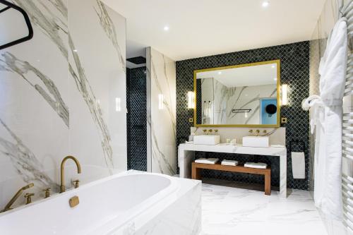 Superior Suite