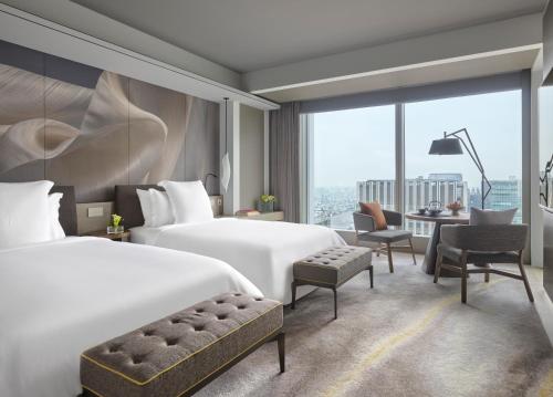 room_title_deluxe-room-city-view-double-n