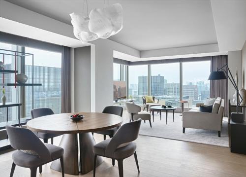 Two Bedroom Otemachi Suite King  Double