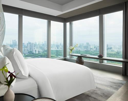 room_title_panoramic-suite-king-n