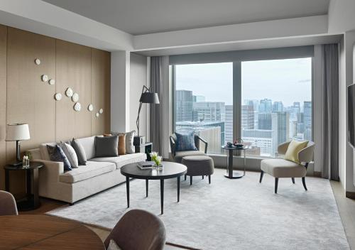 room_title_panoramic-suite-king-n