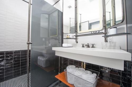 King Room with City View