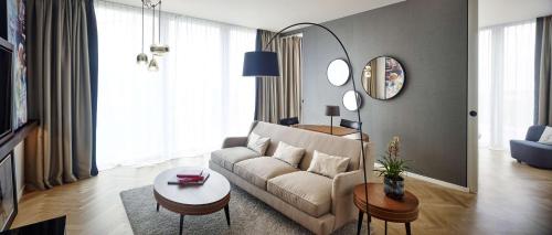 King Suite with Park View