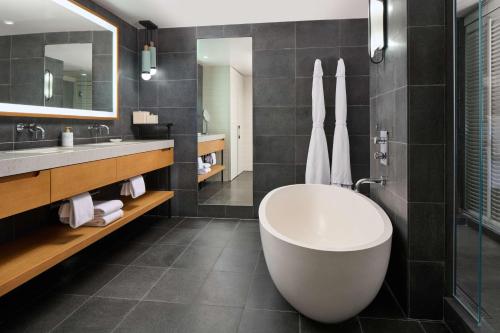 Deluxe Suite with Ocean View