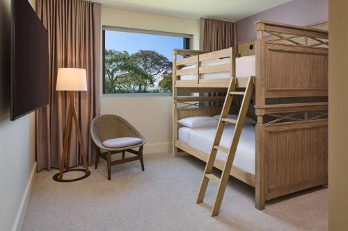 Three-Bedroom Ilikai Villa with Partial Ocean View, One Bunk Bed and Two King Beds