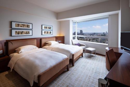 Twin Room with City View