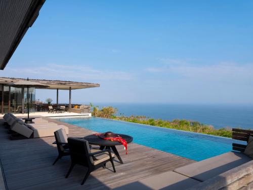 Three-Bedroom Hillside Villa