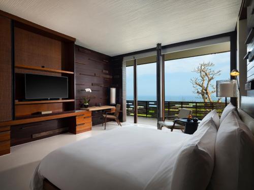 Three-Bedroom Hillside Villa