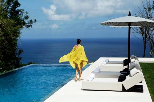 Three-Bedroom Cliff Edge Villa