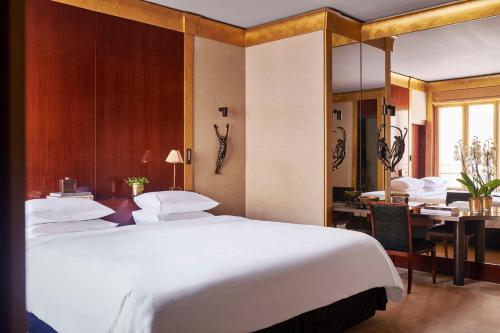 Diplomatic Suite