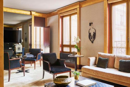 Diplomatic Suite