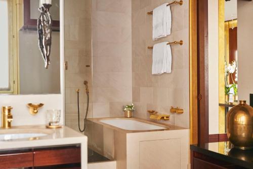 Park King Suite