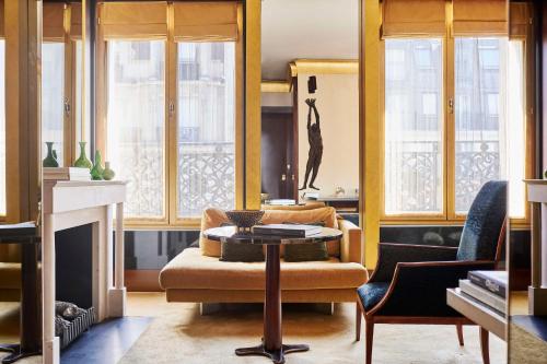 Executive Suite with Paix View