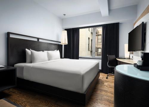 King Room with Courtyard View