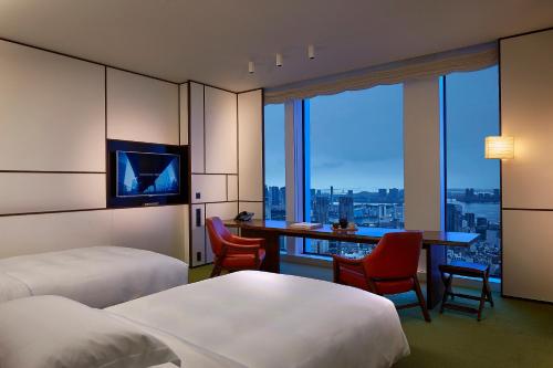 Double Room with Two Single Beds and Bay View