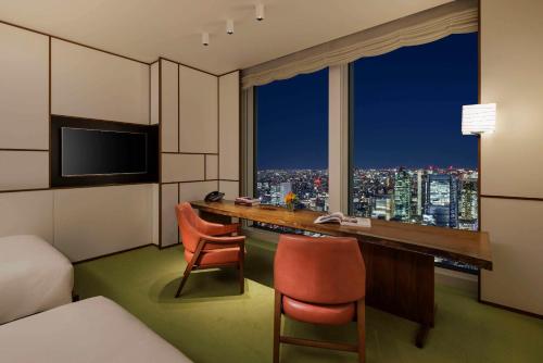 Double Room with Two Single Beds and Bay View
