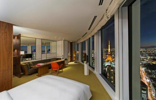 Deluxe King Room with One King Bed and Tower View